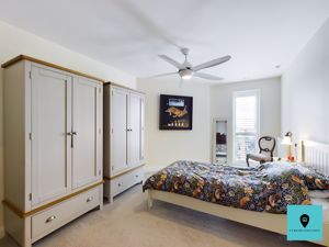 Bedroom- click for photo gallery